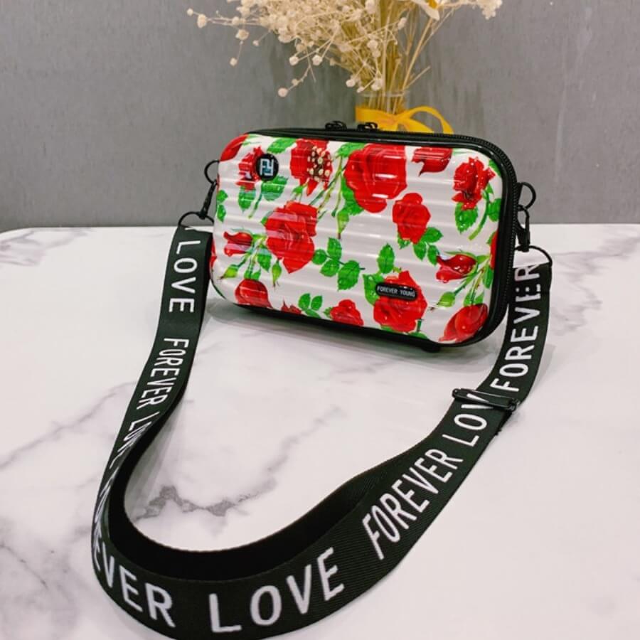 

Lovely Trendy Floral Print Red Makeup Bag