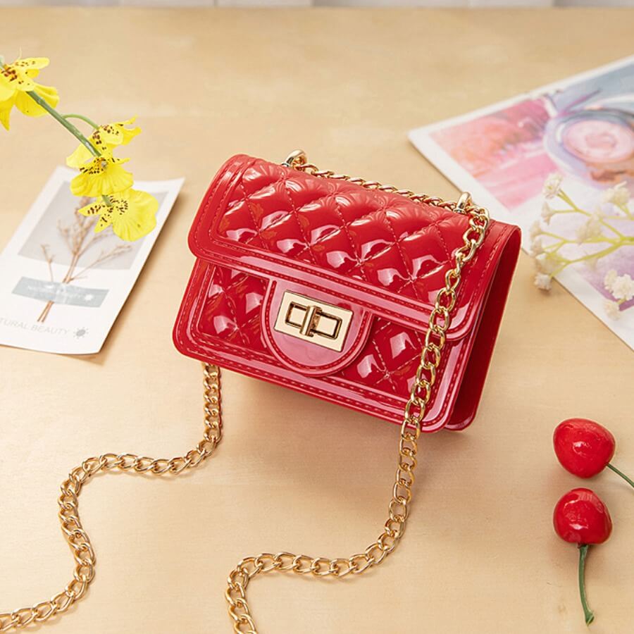 

Lovely Stylish Chain Strap Red Crossbody Bag