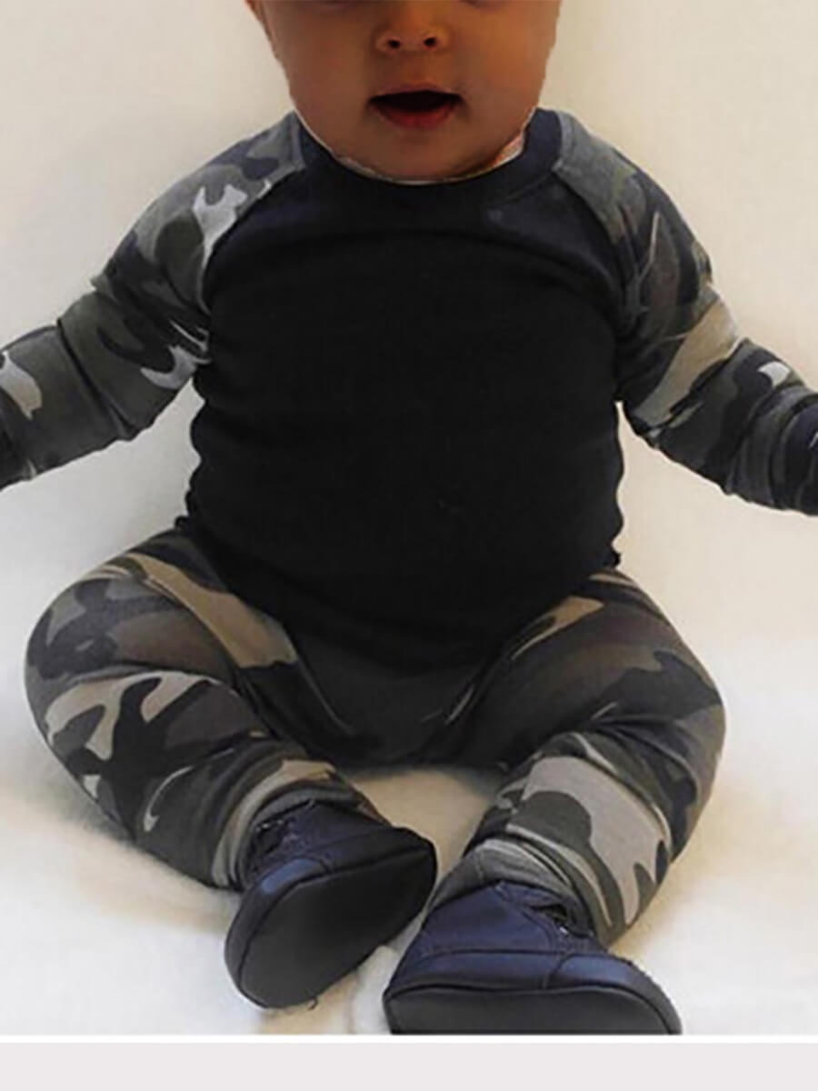 

Lovely Leisure O Neck Camo Print Patchwork Black Boy Two-piece Pants Set