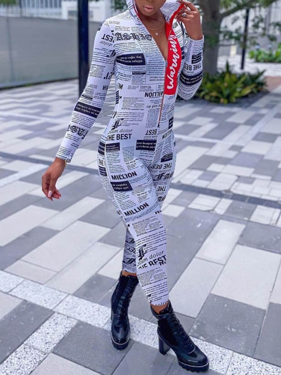 

Lovely Sportswear Hooded Collar Letter Print White One-piece Jumpsuit