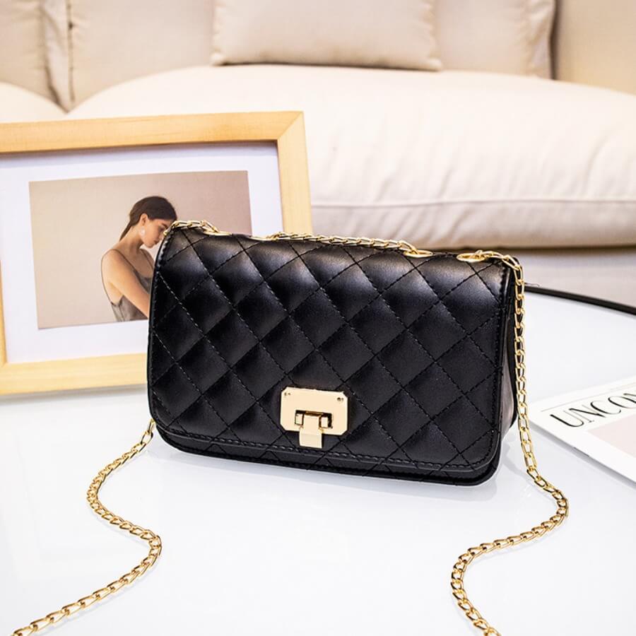 

Lovely Casual Chain Strap Black Crossbody Bag