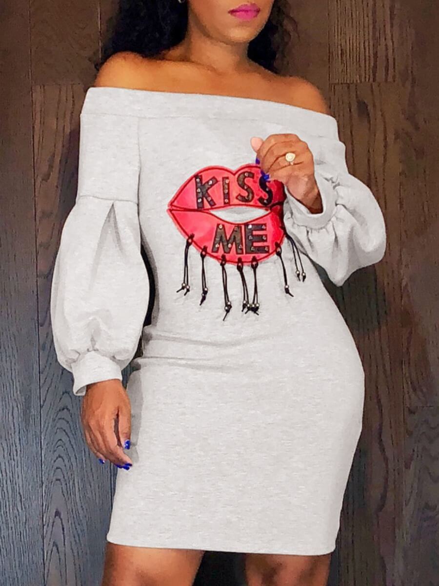 

Lovely Casual Off The Shoulder Lip Print White Knee Length Dress