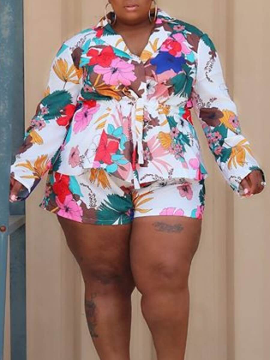 

Lovely Casual Turndown Collar Floral Print White Plus Size Two-piece Shorts Set