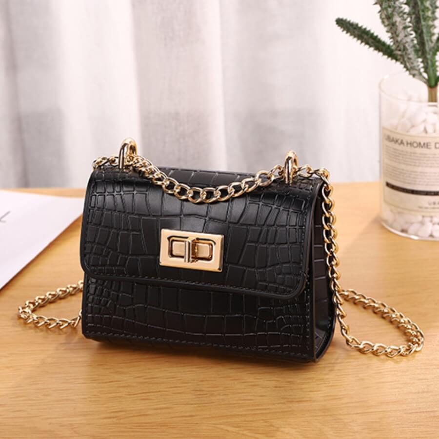 

Lovely Trendy Chain Strap Black Crossbody Bag