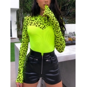 Lovely Sweet O Neck Leopard Print Green T-shirt