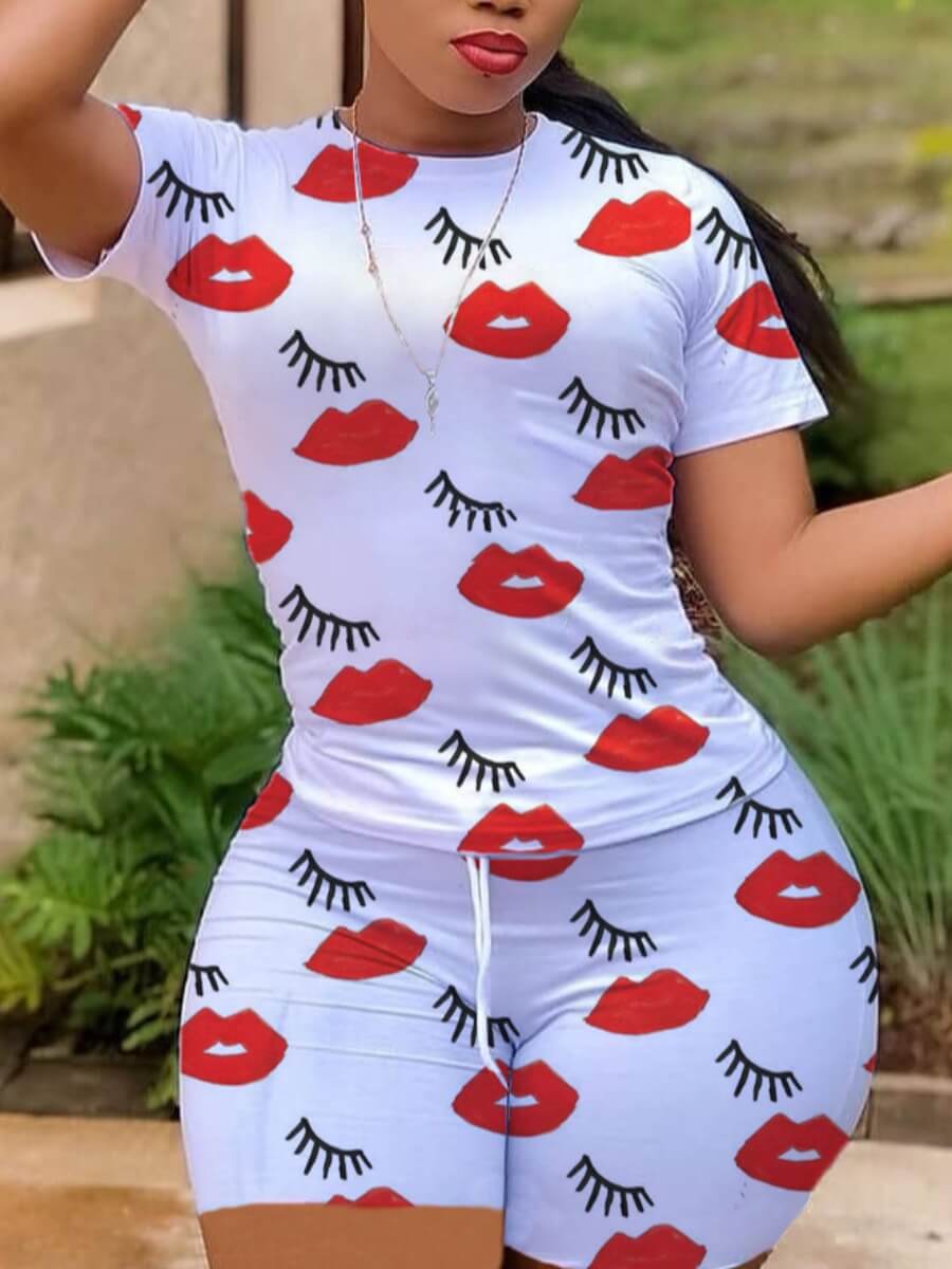 

Lovely Casual O Neck Lip Print Drawstring White Two Piece Shorts Set