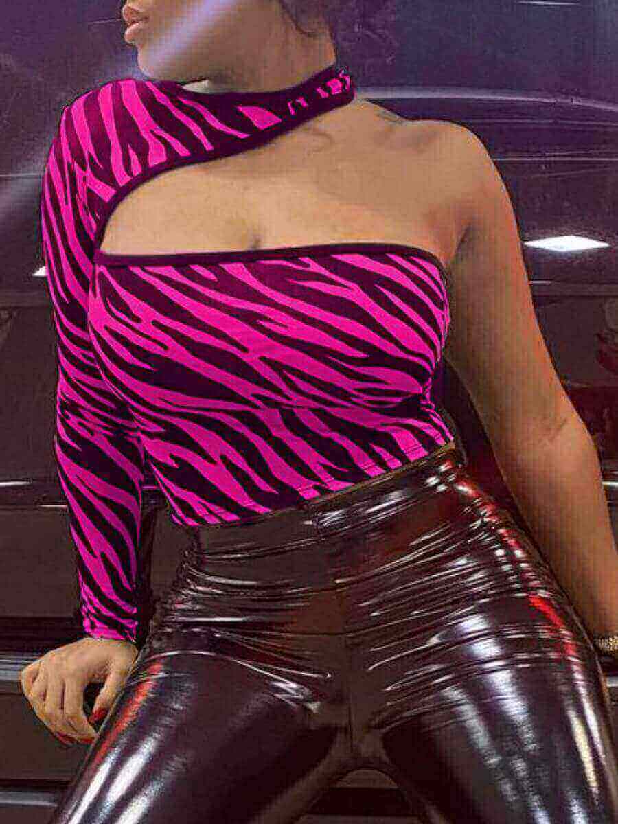 

LW Chic One Shoulder Animal Print Rose Red T-shirt