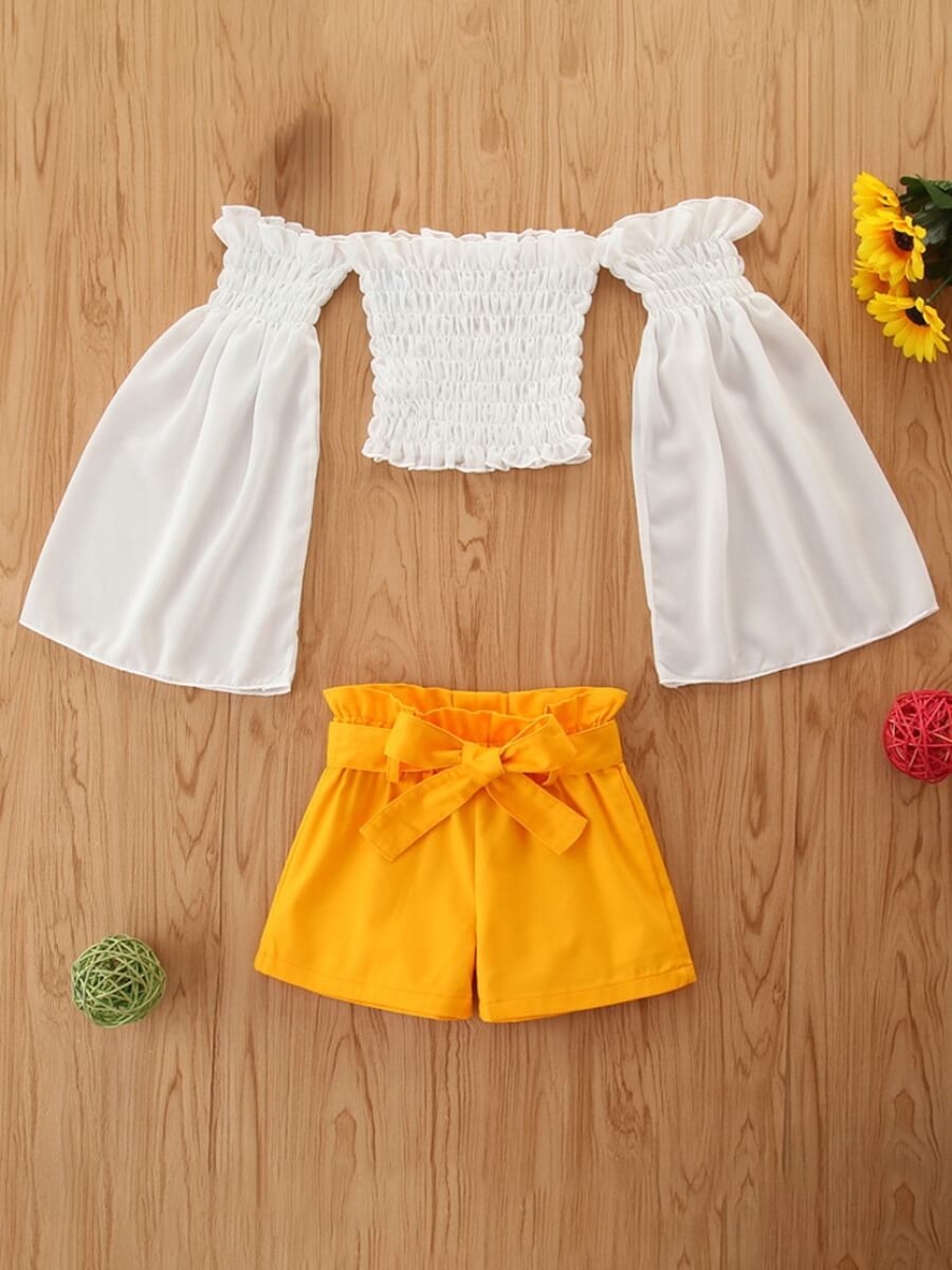 

Lovely Casual Off The Shoulder Fold Bandage Design Yellow Girl Two Piece Shorts Set