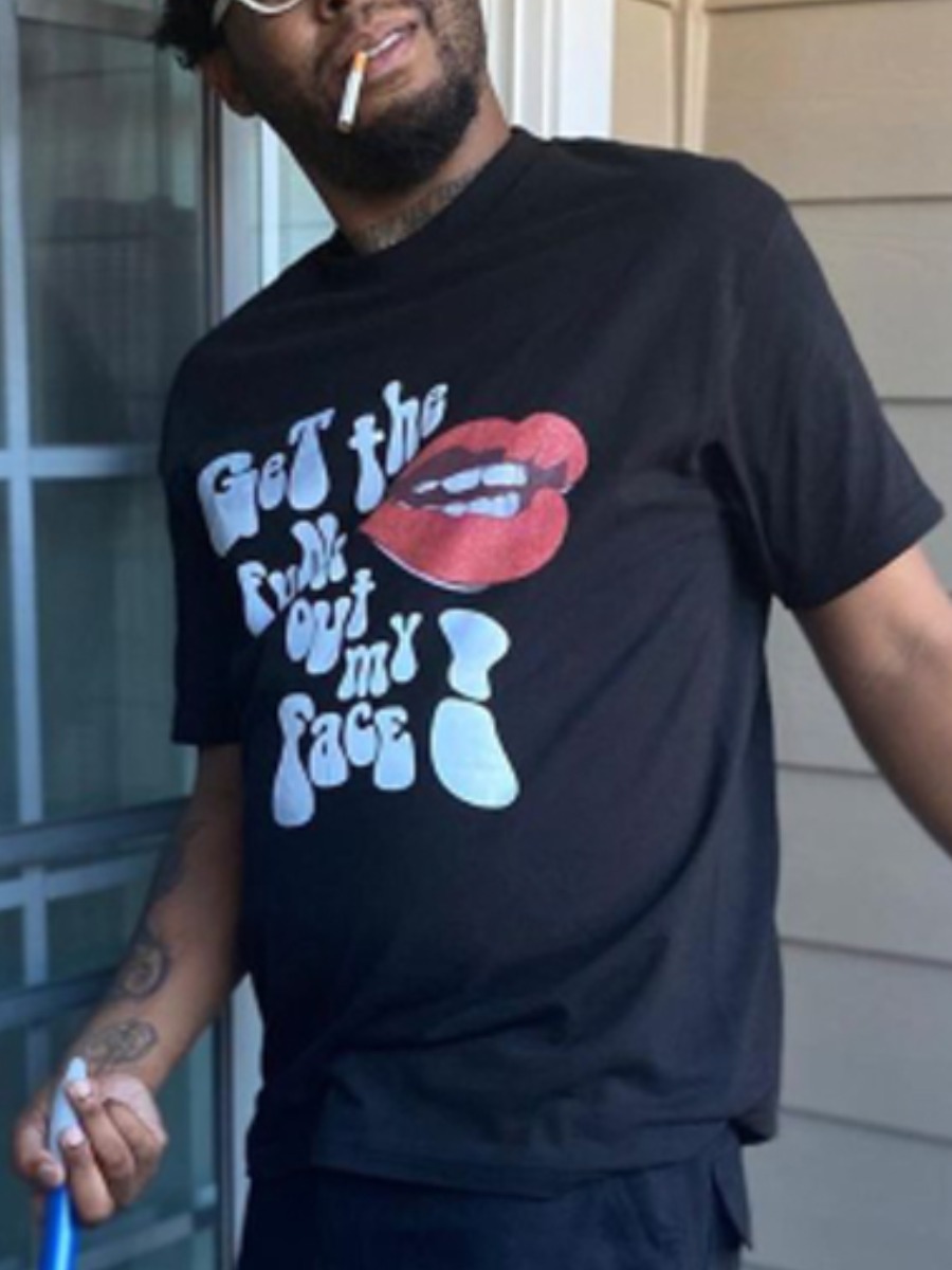 

Lovely Men Street Letter Lip Print Black T-shirt