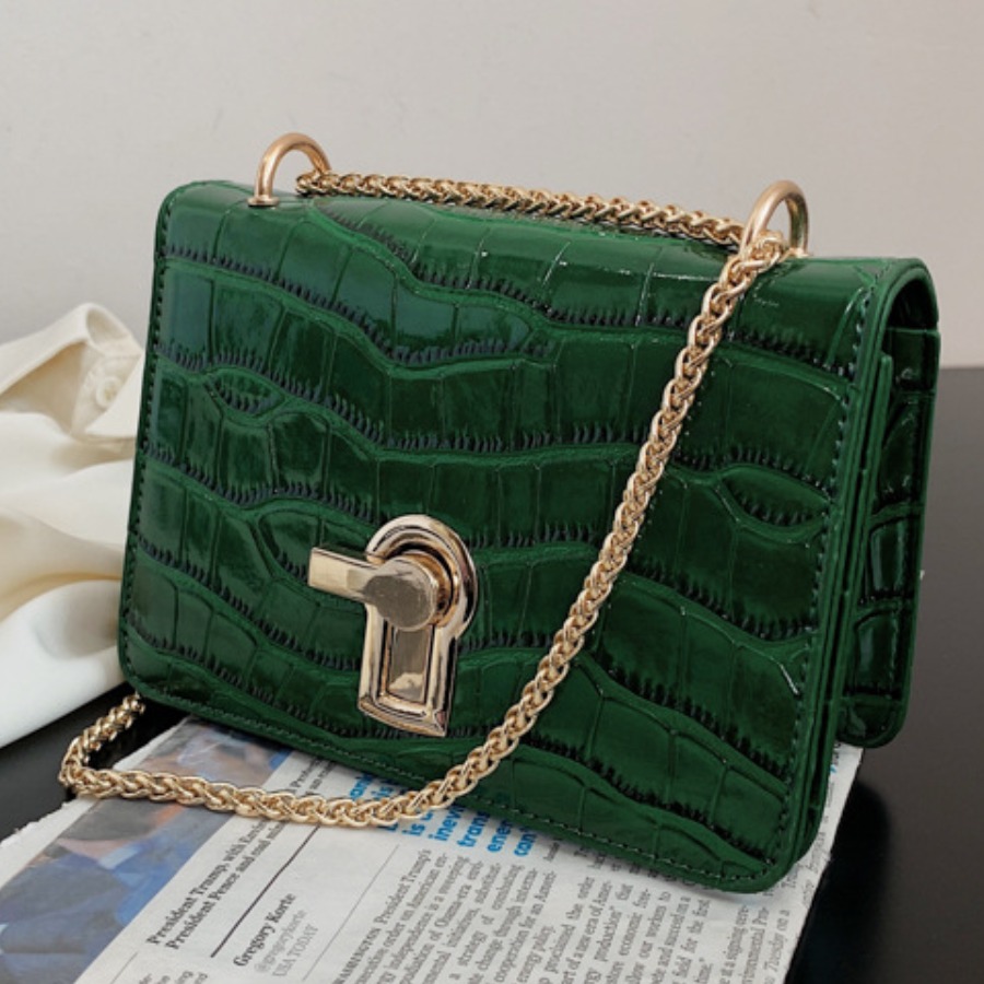 

LW Street Chain Strap Green Crossbody Bag