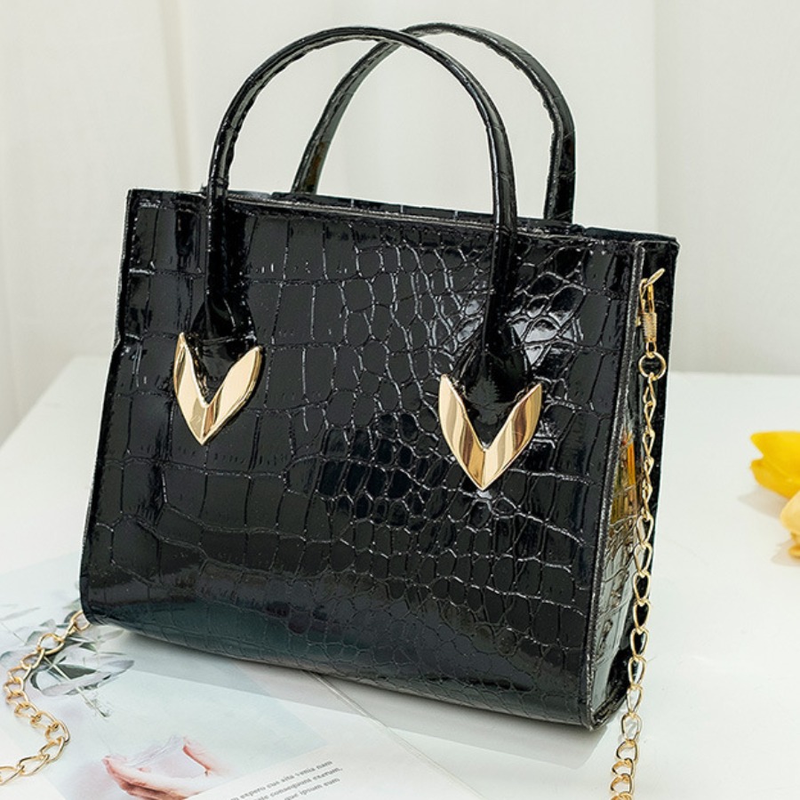

Lovely Street Cobra Print Chain Strap Carbon Black Crossbody Bag