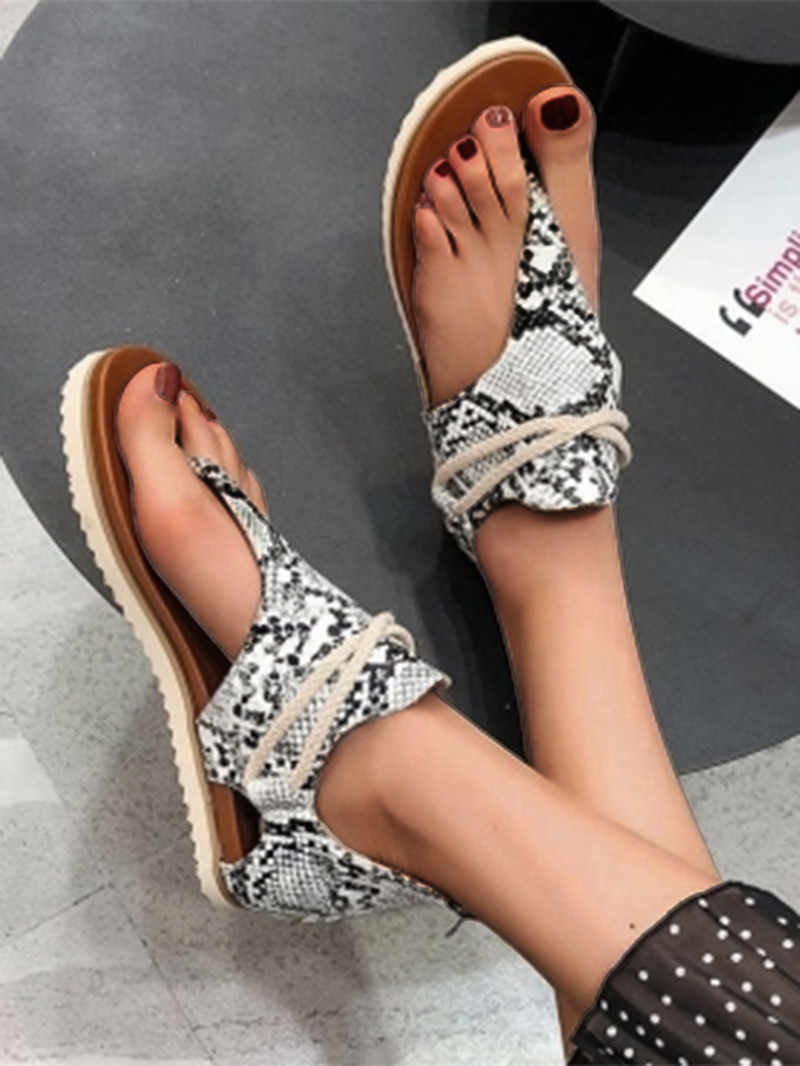 

Lovely Casual Cobra Print Round-toe Slippers
