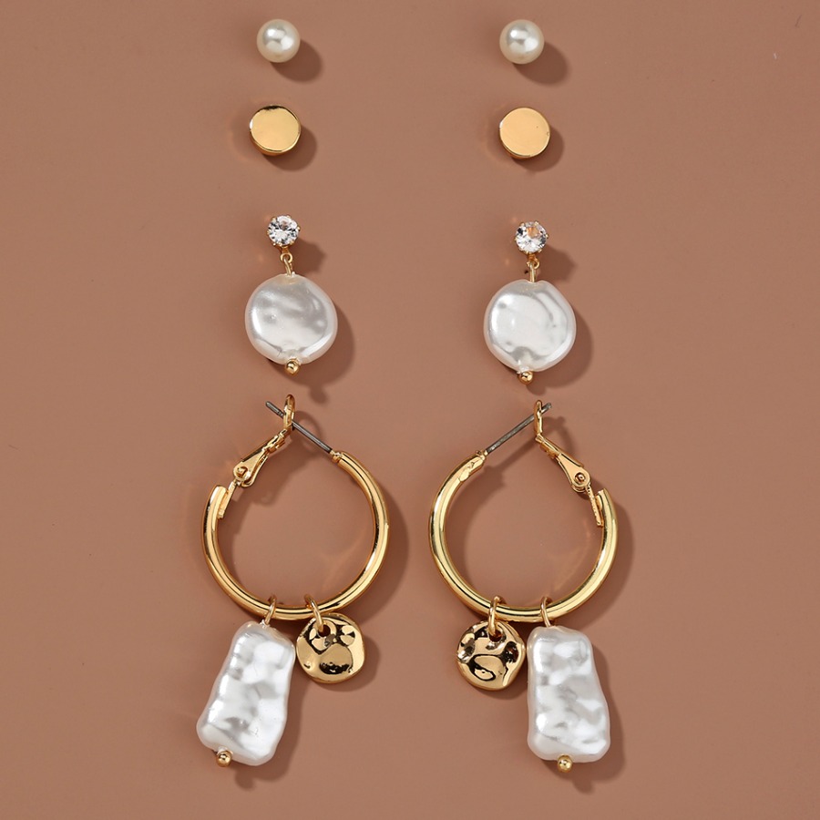 

Lovely Casual Pearl Decoration Gold Earring