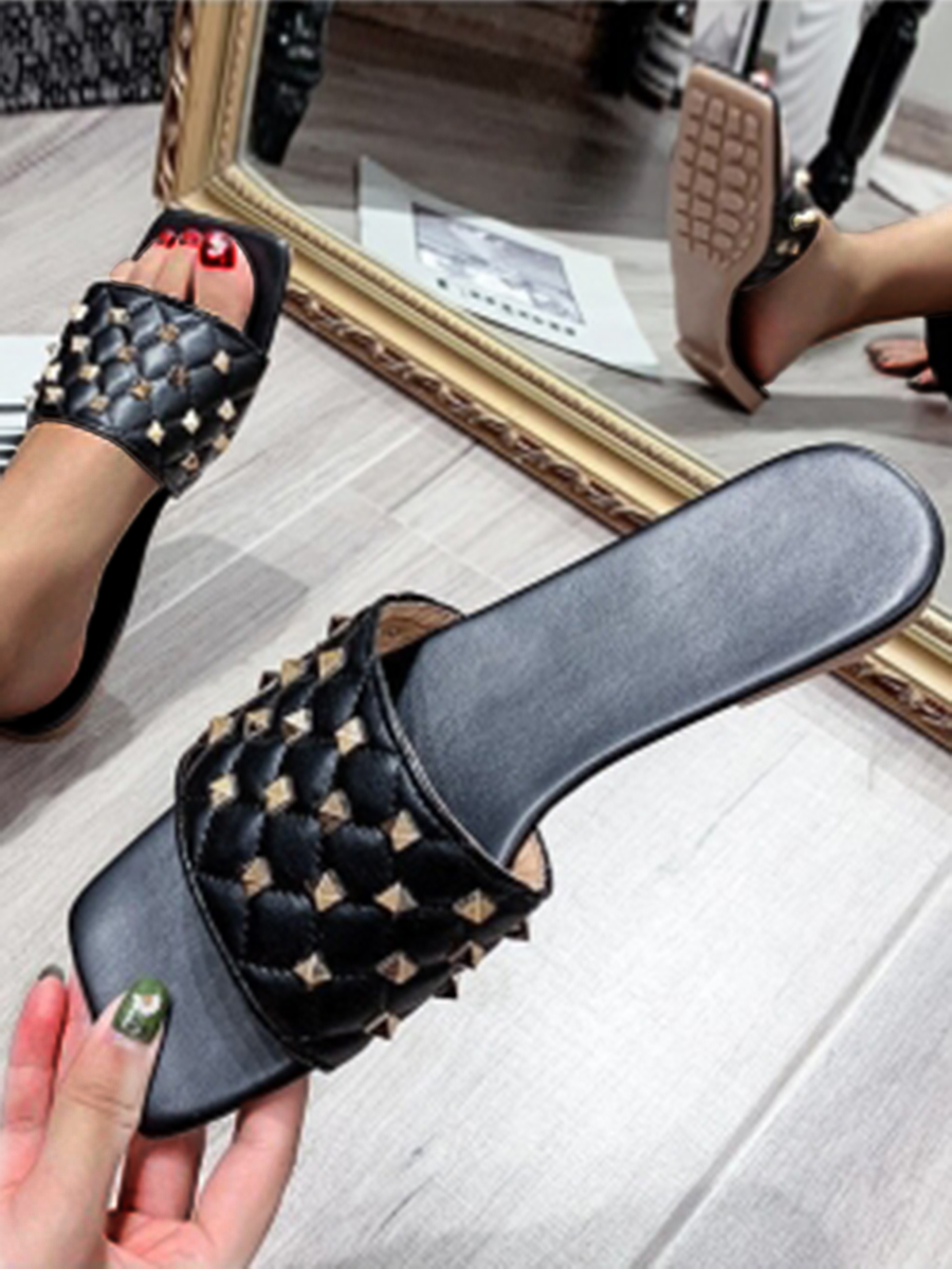 

Lovely Casual Rivet Decoration Black Slippers