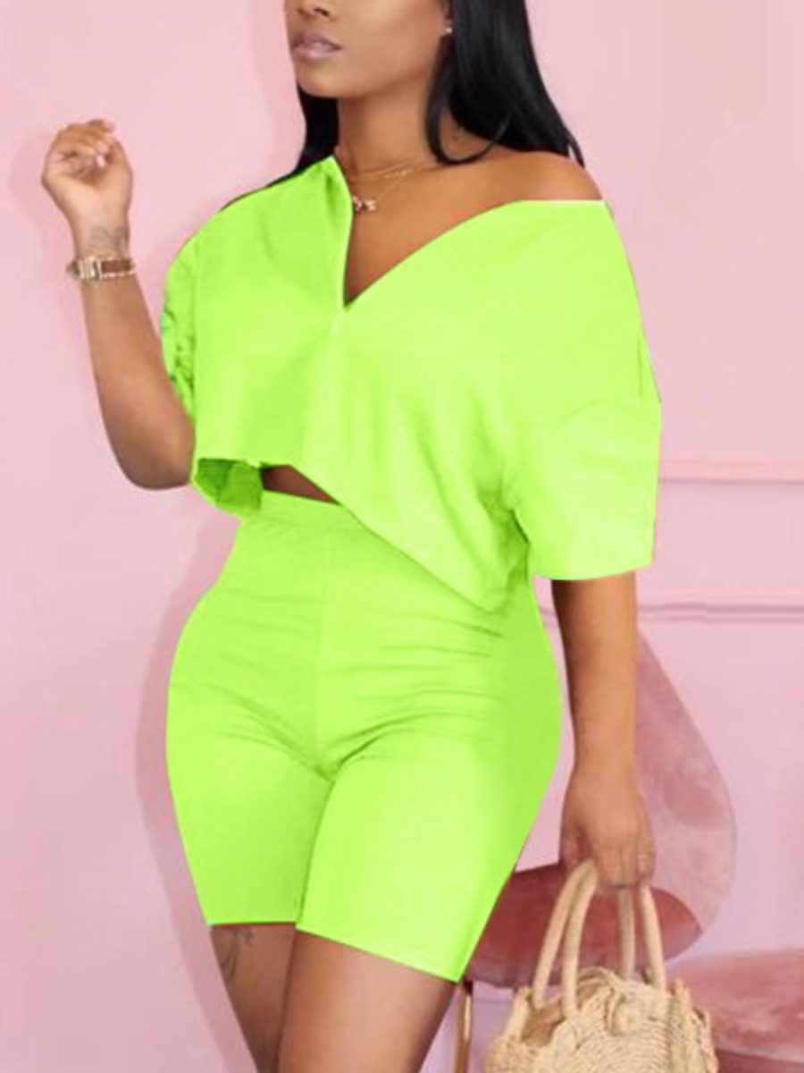 

Lovely Plus Size Casual V Neck Elastic Green Two-piece Shorts Set