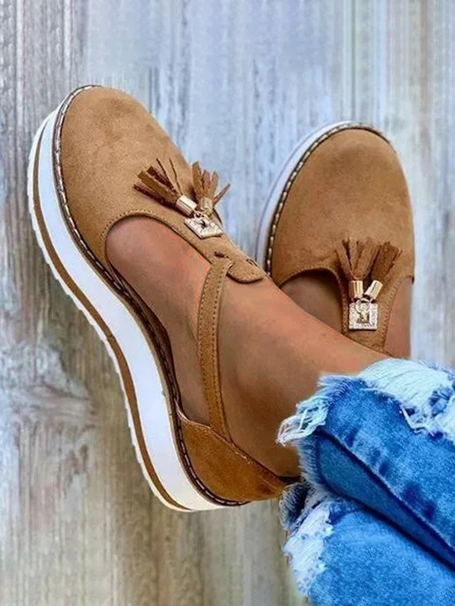 

Lovely Casual Tassel Design Khaki Platform Shoes