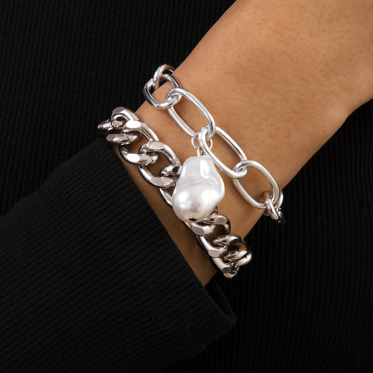 

Lovely Casual Pearl Decoration Silver Bracelet