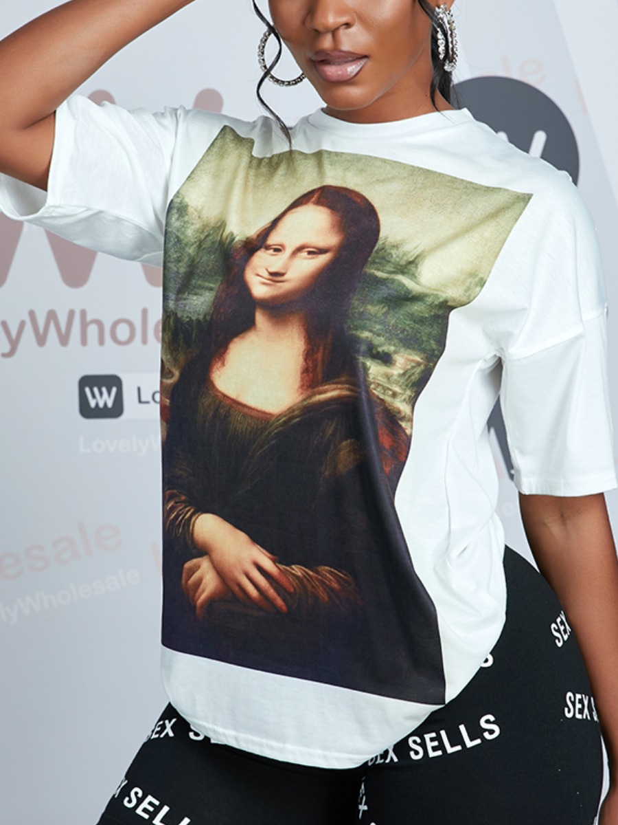 

Lovely Street O Neck Portrait Print White T-shirt
