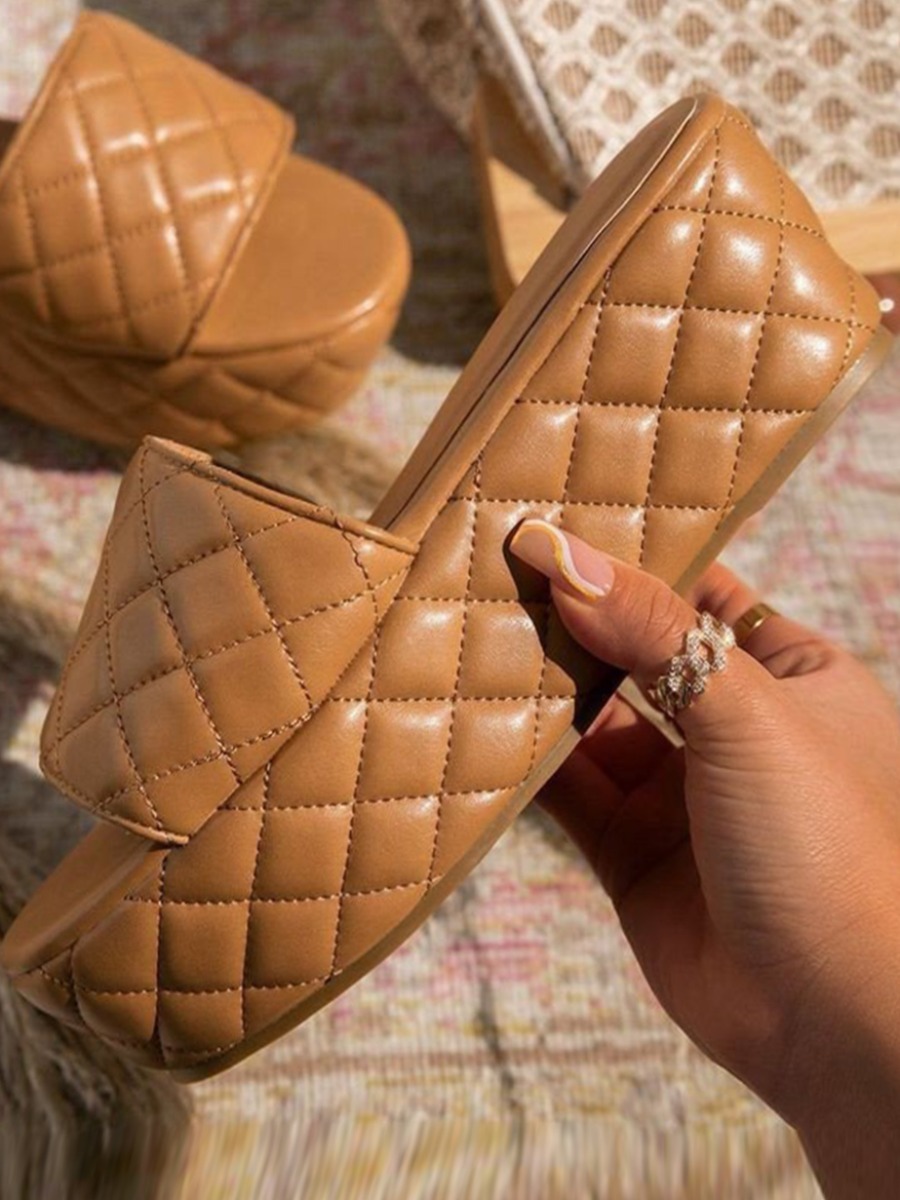 LW Casual Quilted Slide Coffee Platform Slides