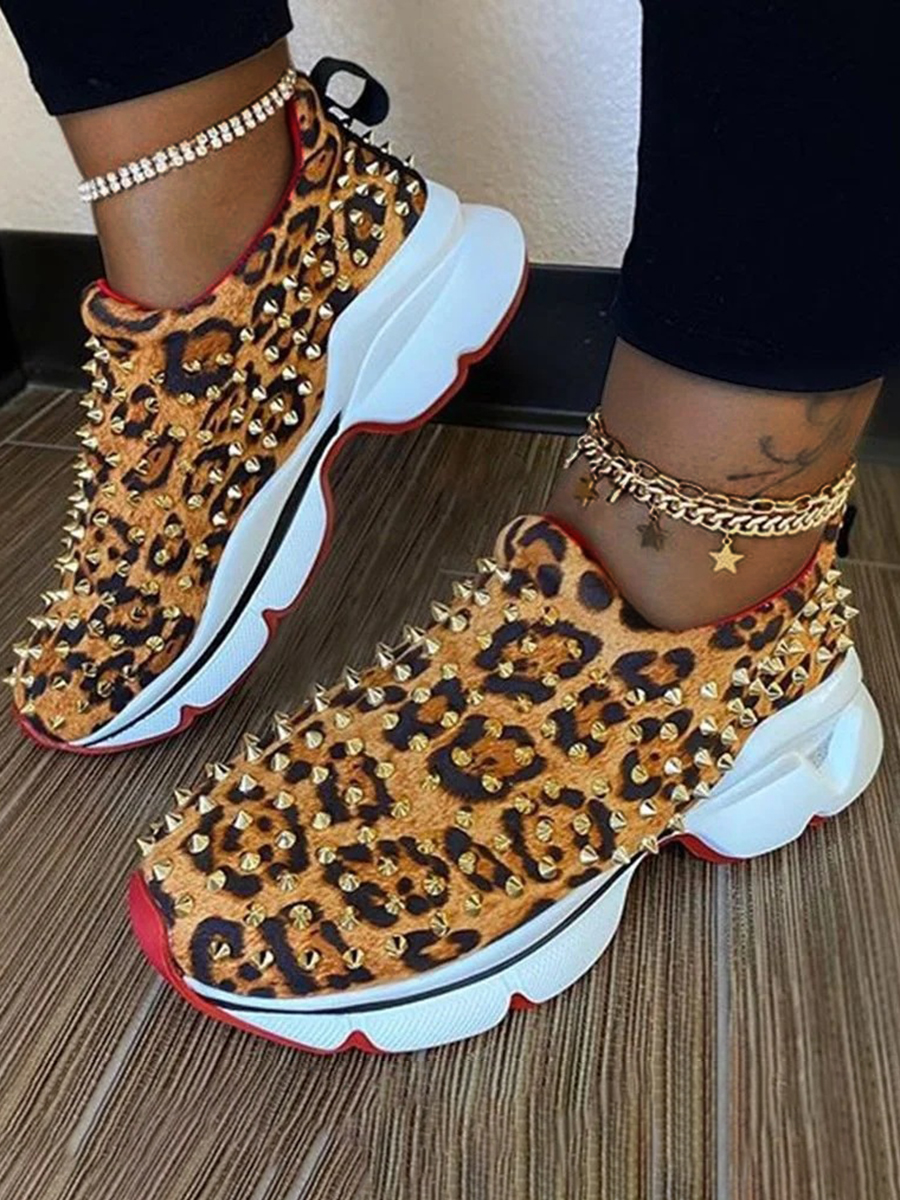 

Lovely Sporty Leopard Print Rivet Decoration Sneakers