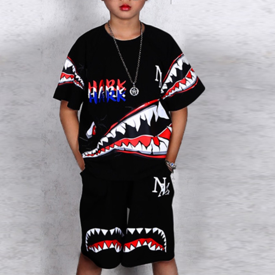 

Lovely Boy Street Animal Teeth Letter Print Black Two Piece Shorts Set