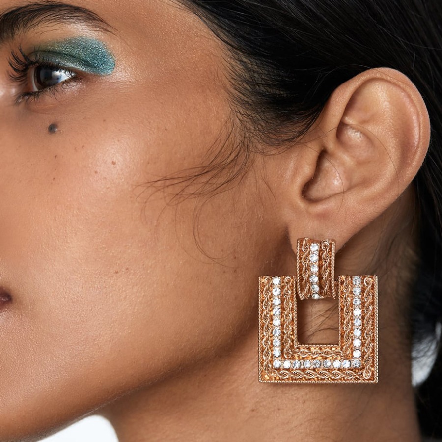 

LW Casual Hollow-out White Earring
