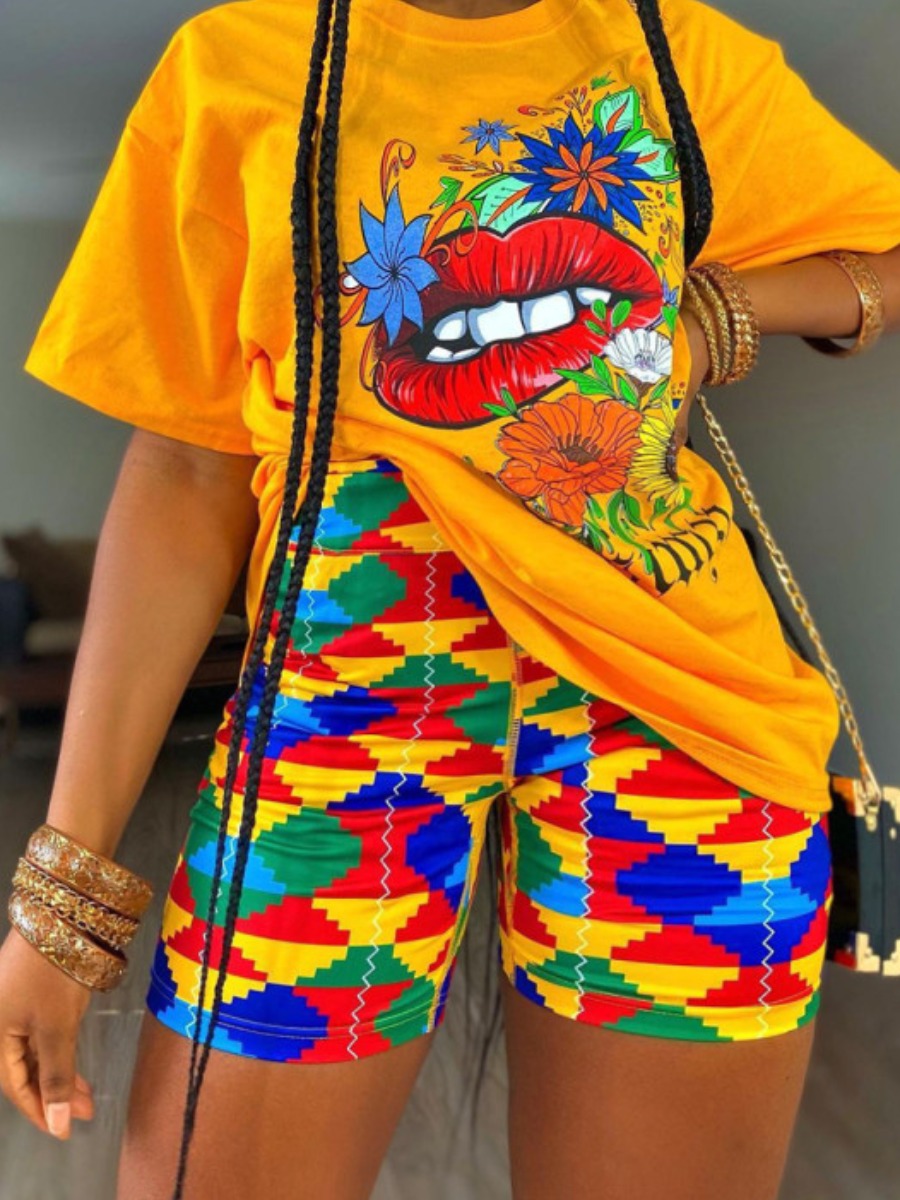 

Lovely Plus Size Street Floral Lip Print Yellow Two-piece Shorts Set