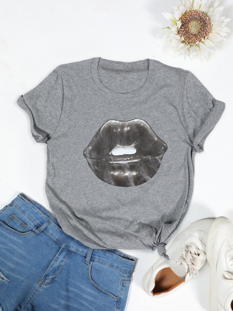 

Lovely Plus Size Casual O Neck Lip Print Grey T-shirt