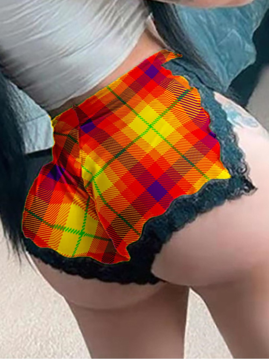 

Lovely Plus Size Casual Lace Plaid Print Red Shorts