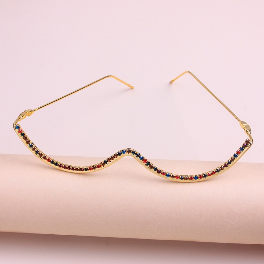 

LW SXY Asymmetrical Gold Eye Frame
