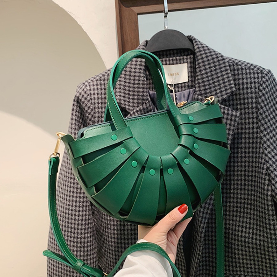

Lovely Casual Hollow-out Green Crossbody Bag
