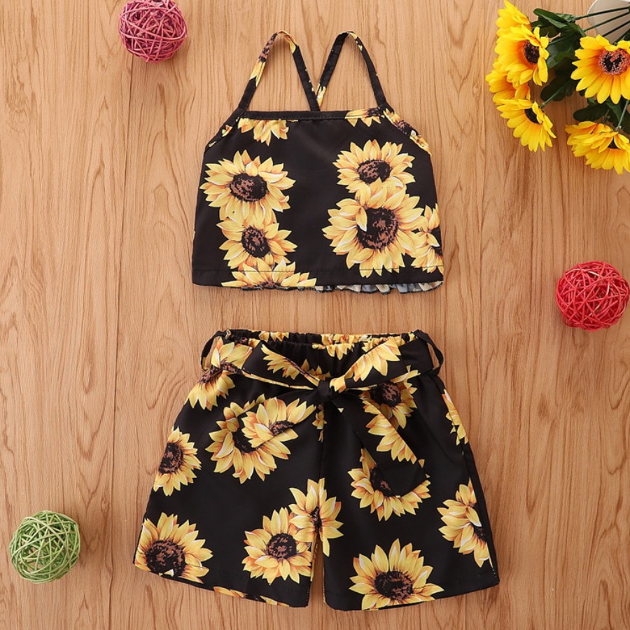 

Lovely Girl Boho Floral Print Fold Design Black Two Piece Shorts Set