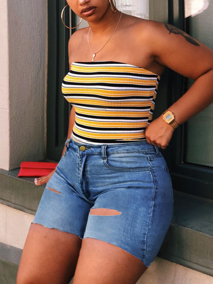 

Lovely Plus Size Street Ripped Raw Edge Blue Denim Shorts