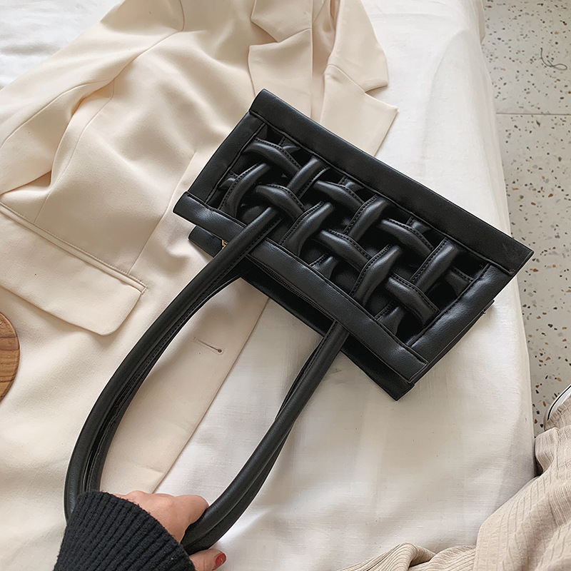 

Lovely Casual Hollow-out Black Shoulder Bag