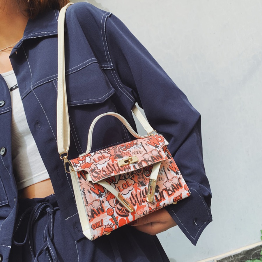 

Lovely Casual Cartoon Letter Print Red Shoulder Bag