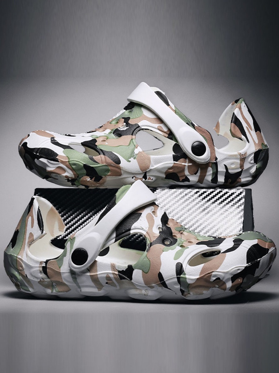 

LW BASICS Men Casual Camo Print Hollow-out Slippers