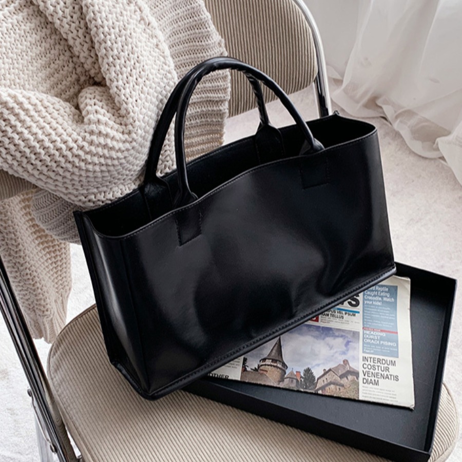 

LW Casual Rectangular Black Messenger Bag