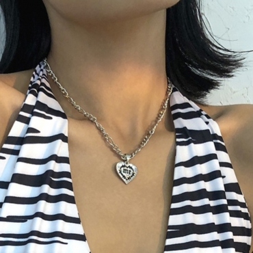 

LW Casual Heart Letter Decoration Silver Necklace