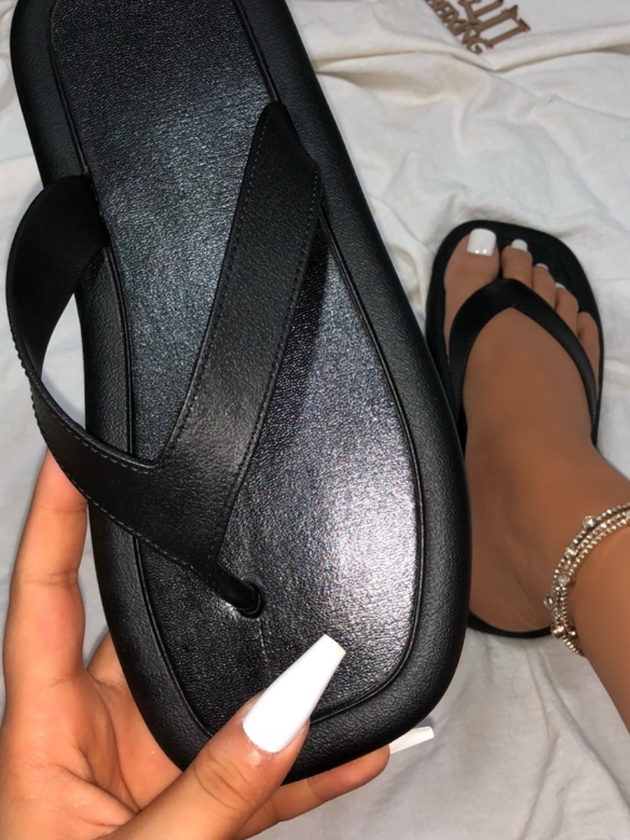 

Lovely Flip Flop Square-toe Slippers, Black