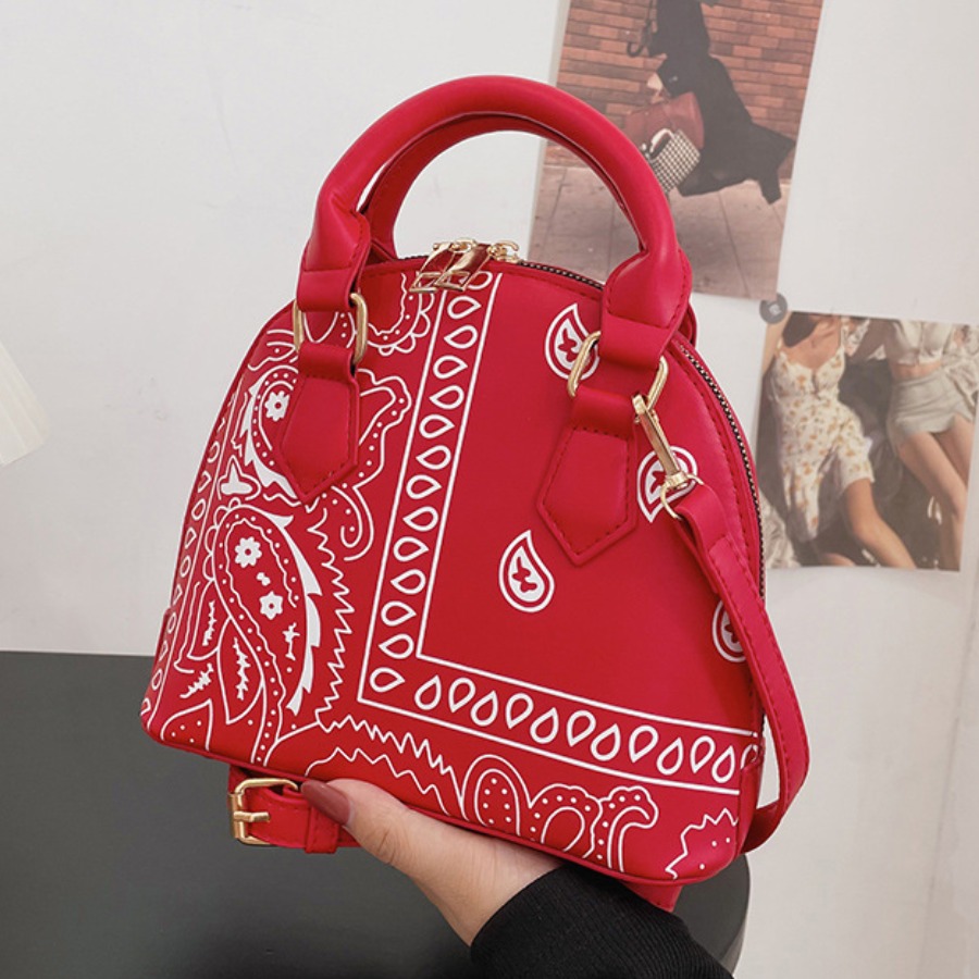 

LW Cashew Print Messenger Bag, Red