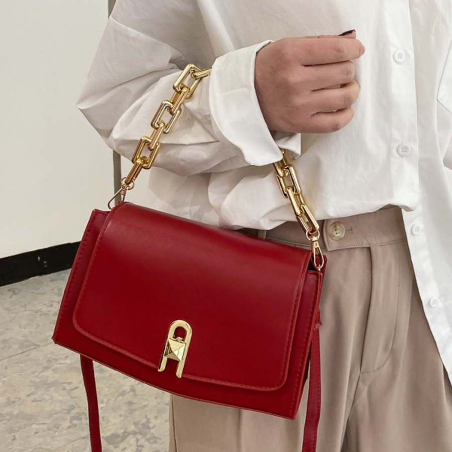 

Lovely Metallic Lock Chain Strap Crossbody Bag, Red