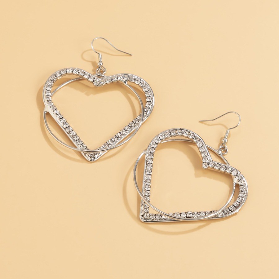 

LW Circular Heart Decoration Earring, Silver