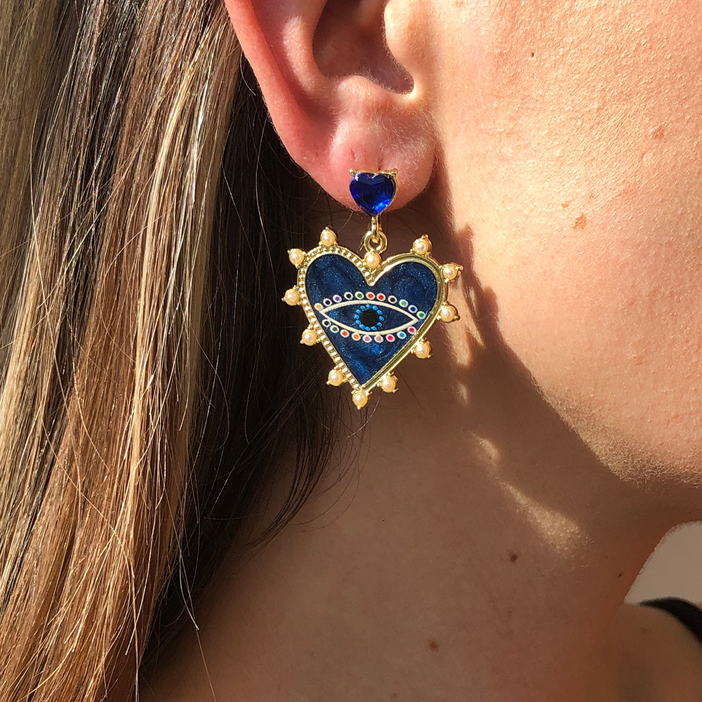 

LW Heart-shape Eye Decor Earring, Blue