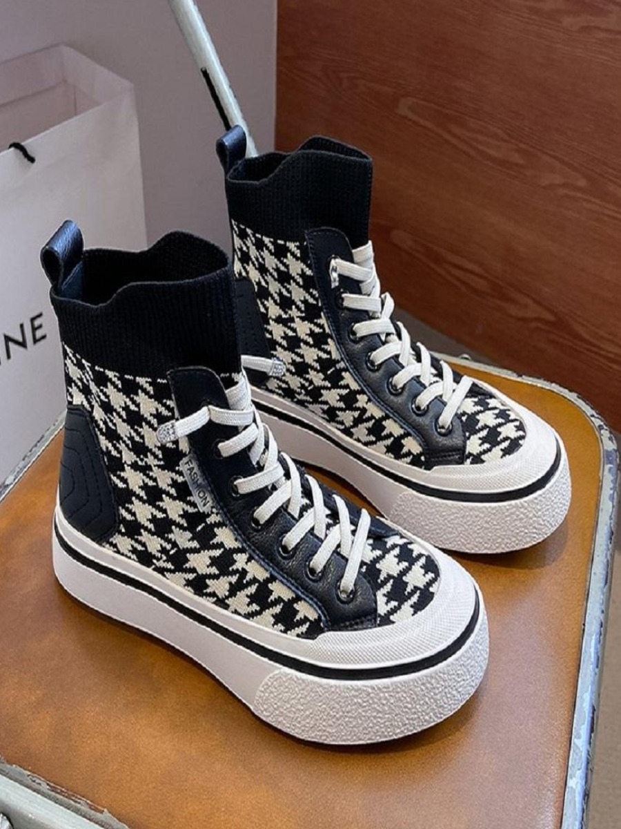 

LW Hound Stooth High Sole Booties