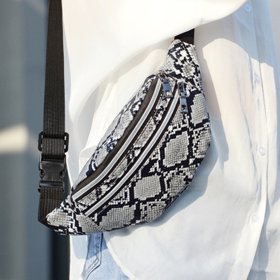

LW Cobra Print Bum Bag, Grey