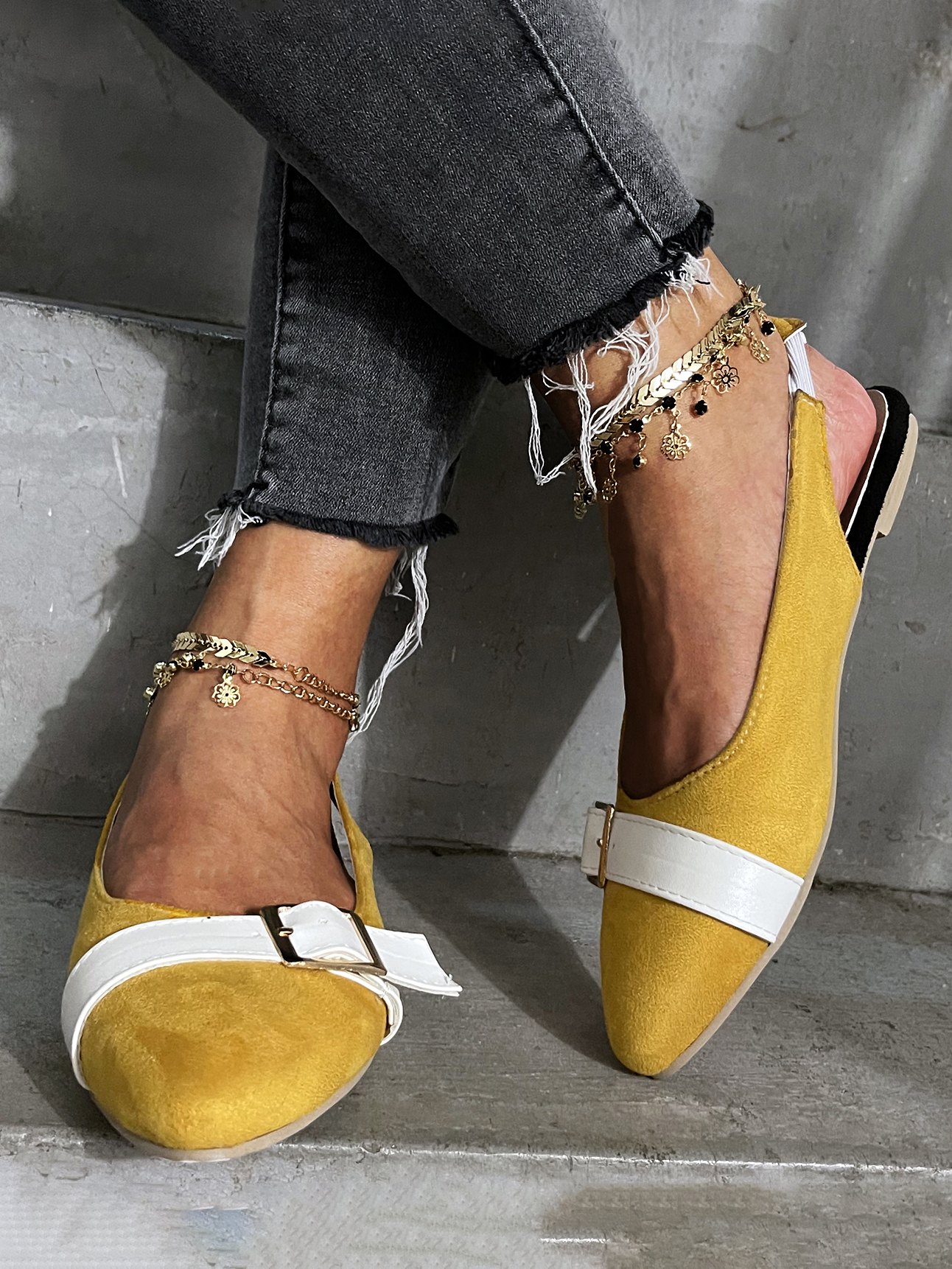 

LW Bucke Design Flats, Yellow