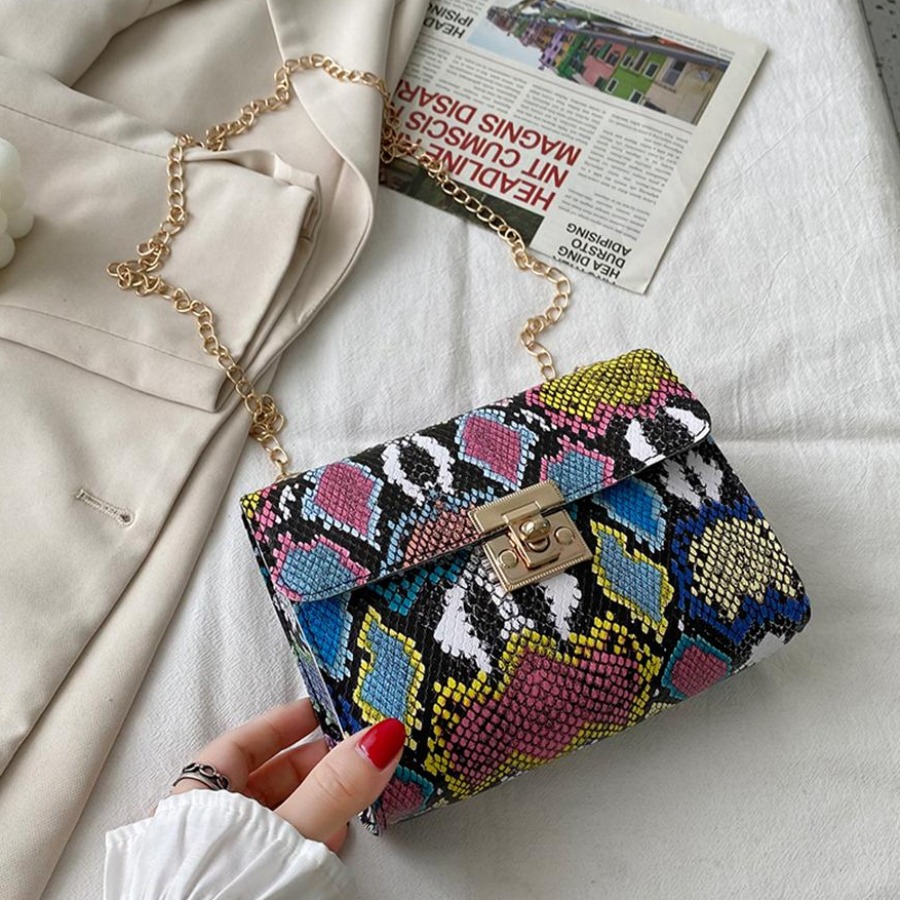 

LW Python Print Chain Strap Crossbody Bag