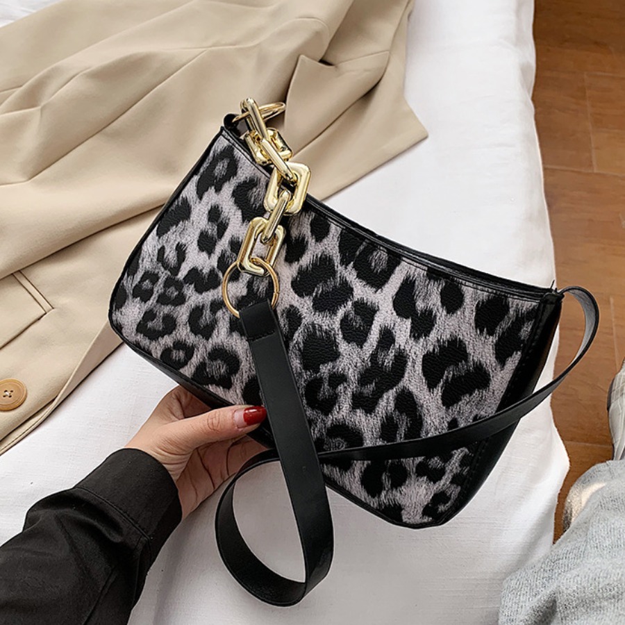 

LW Leopard Print Shoulder Bag