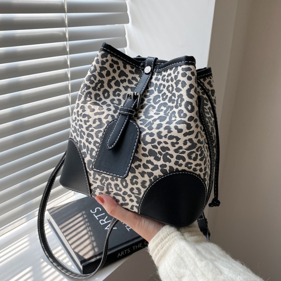 

LW Loepard Print Buckle Crossbody Bag, Black