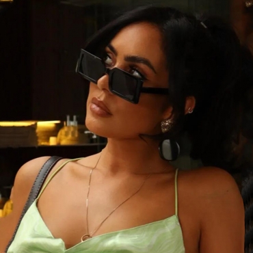 

LW Casual Rectangular Black Sunglasses